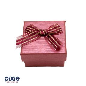   Négyzet alakú papír anyagú kisebb ékszertató masnis díszdoboz  (bordó)