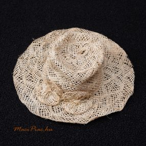   Szalmakalap Női Kizárólag dekorációs célra ajánlom, mivel nagyon régi!