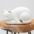 Fekvő porcelán cica figura dekoráció, nipp