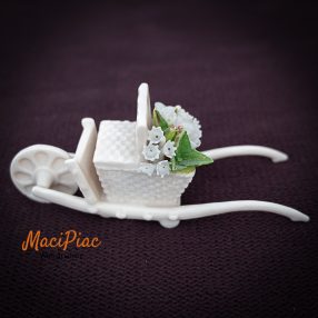   Vintage német porcelán figura, dísztárgy kisebb méretű virágos talicska, taliga