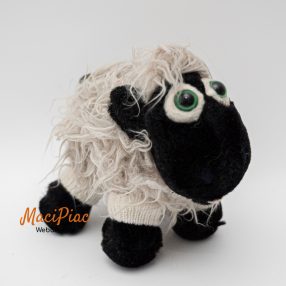   Plüss Shaun a bárány (Shaun the Sheep) című animációs sorozat karaktere