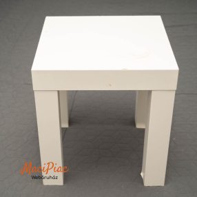 Fából készült ki szögletes tetejű asztalka IKEA LACK