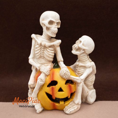 Halloweeni dekoráció, csontvázak, faragott tökkel figura (világít)