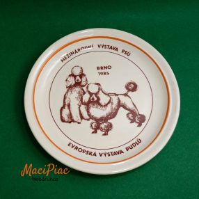   Porcelán dísztányér egy 1985-ös brnói nemzetközi kutyakiállítás és európai uszkárkiállítás emlékére készült Csehszlovákiában