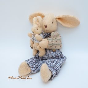   Plüss nyúl, nyuszi kölykével a kezében Nagyon aranyosak együtt! Vintage!
