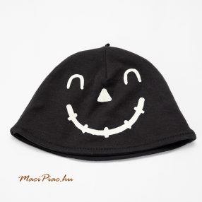 Fekete sapka 3 hónaposra foszforeszkáló minta F&F