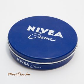 NIVEA Creme hidratáló krémes kerek fém doboz 75 ml