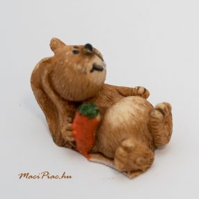 Mini nyúl figura polyrezinből, dekoráció, nipp