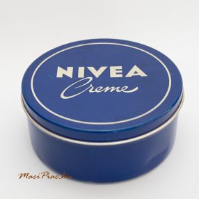 NIVEA Creme kerek fém doboz (családi) Régi!