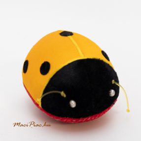 Plüss katica, katicabogár tűpárna (kemény töltetű)