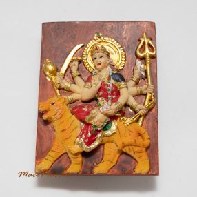   Indiai Durga, a harcos istennő tigirissel polyrezin anyagú Hindu hűtőmágnes 