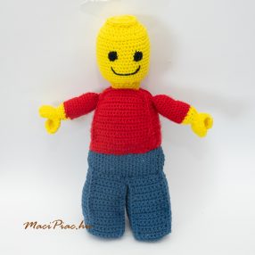 Kötött, horgolt piros-kék lego ember figura