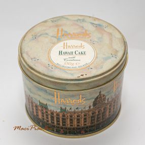  Kerek tortás matt fém doboz, levehető tetővel Harrods London  1999-es Hawwaii Cake