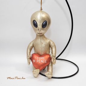   Silver alien with I Come in peace heart Alien békével jöttem feliratú szívvel plüss