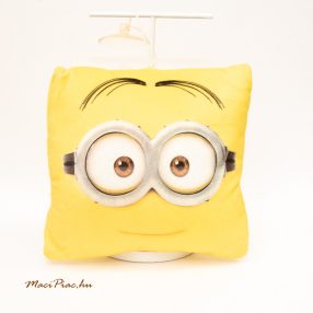 Akaszthatós Despicable me Grue Minion Minyon párna plüss