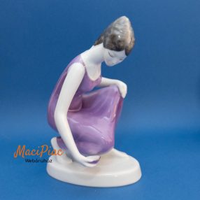   Porcelán lila ruhás hölgy nipp, dekoráció, szobor Hollóháza Hungary 1831 Hollóházi vizet merítő nő - Corner Porcelán