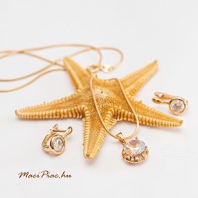 Ékszerek, pizsuk, hajbavalók